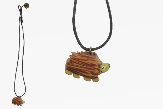 Necklace wooden hedgehog (12)
