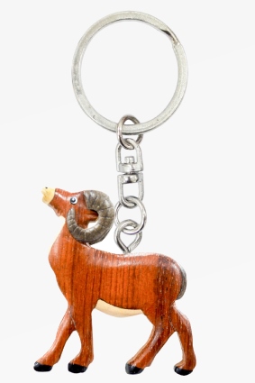 Wooden keychain moufflon (6)