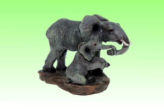 Poly elephant with young l 8 cm (1)