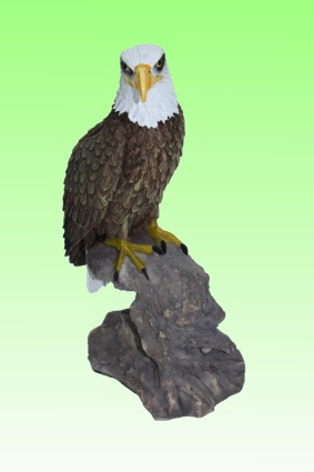 Poly bald eagle height 20 cm (1)