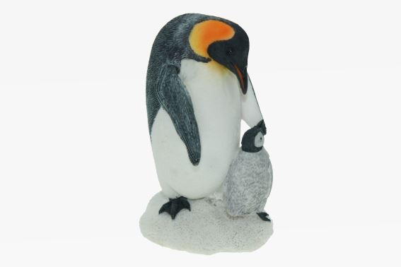 Poly king penguin with young (1)